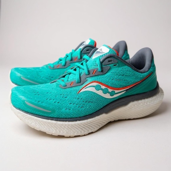 Saucony Women's Triumph Jade Running Shoes 19, size 8 - Picture 1 of 10